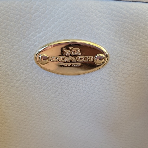 Coach Handbag Authentic Very Nice Condition - Picture 3 of 10